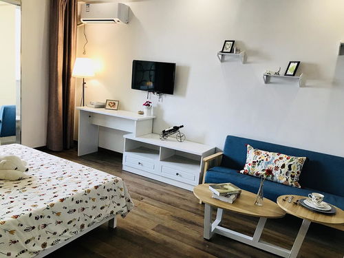 全新精裝帶陽臺公寓 直降300元 可短租可月付